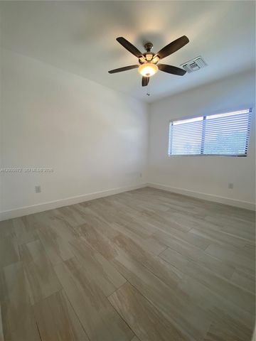 909 NW 45th Ter, Plantation, FL 33317