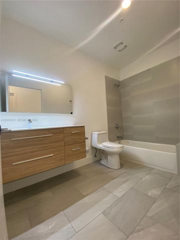 909 NW 45th Ter, Plantation, FL 33317