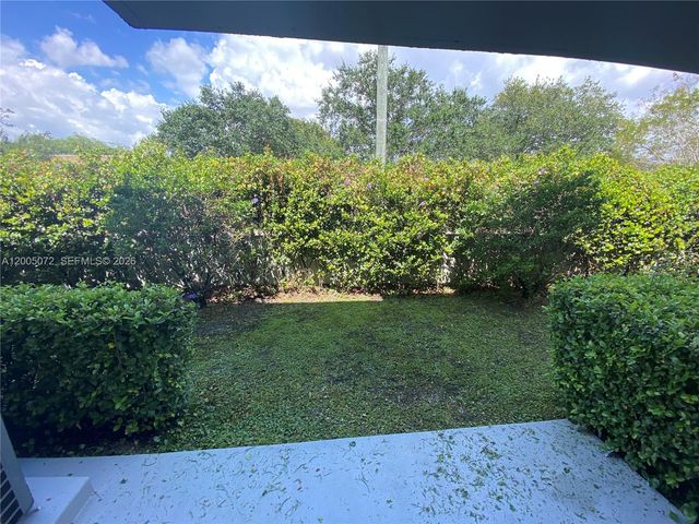 909 NW 45th Ter, Plantation, FL 33317