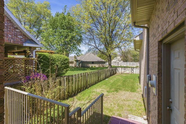 2411 W Dearborn Street, Springfield, MO 65807