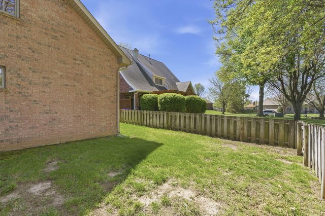 2411 W Dearborn Street, Springfield, MO 65807