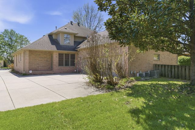2411 W Dearborn Street, Springfield, MO 65807