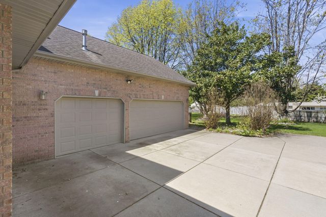 2411 W Dearborn Street, Springfield, MO 65807
