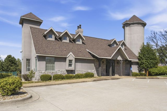 2411 W Dearborn Street, Springfield, MO 65807