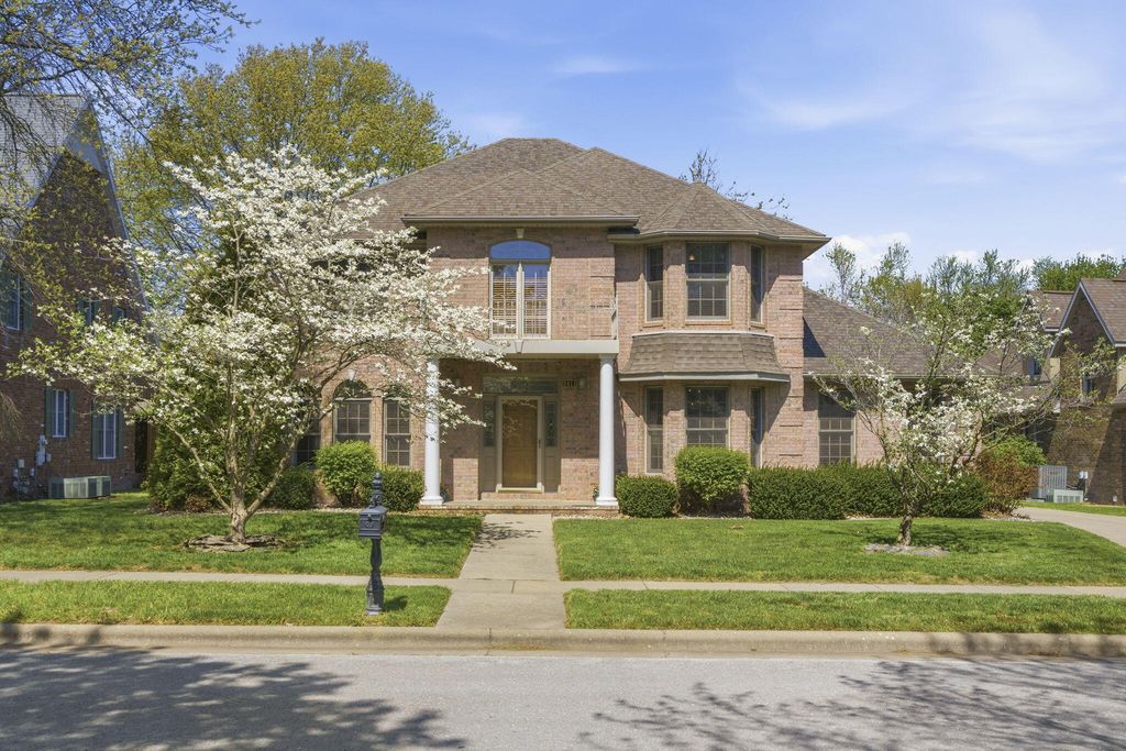 2411 W Dearborn Street, Springfield, MO 65807