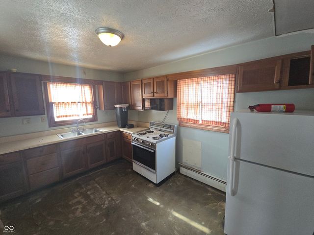 401 W 3rd Street, Sheridan, IN 46069