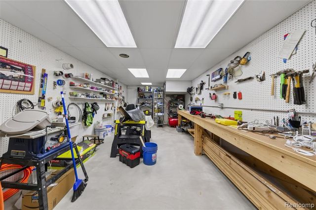 50325 Hancock Street, Canton, MI 48188