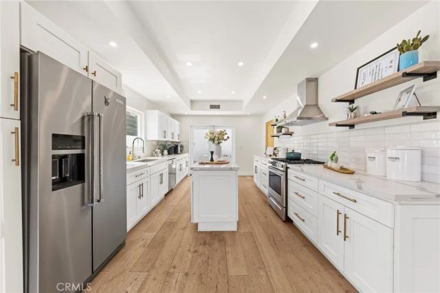 2927 Park Center, Los Angeles, CA 90068