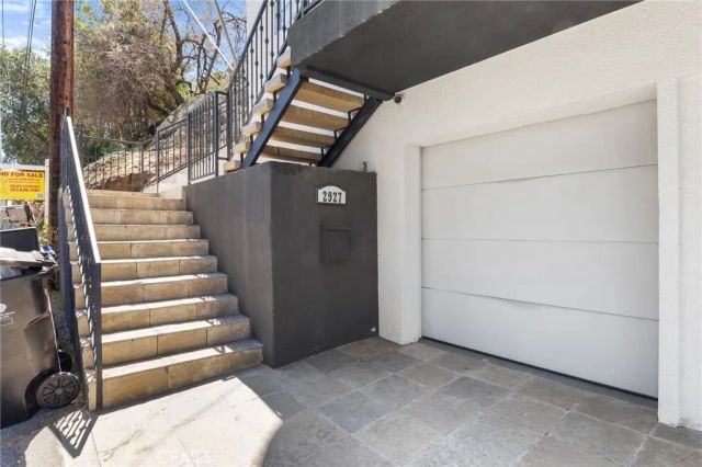2927 Park Center, Los Angeles, CA 90068