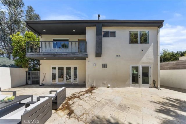 2927 Park Center, Los Angeles, CA 90068
