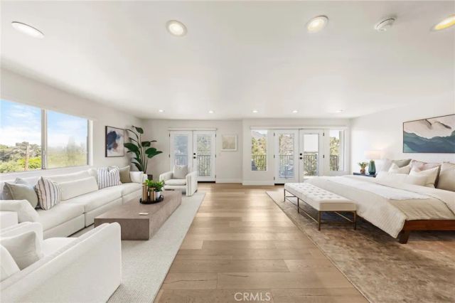 2927 Park Center, Los Angeles, CA 90068