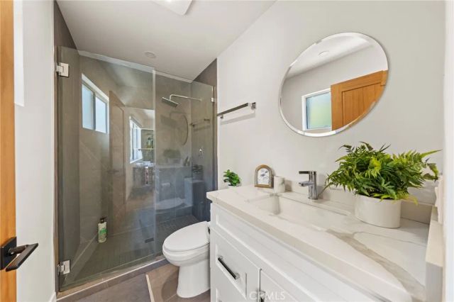 2927 Park Center, Los Angeles, CA 90068