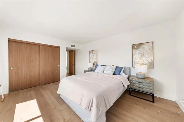 2927 Park Center, Los Angeles, CA 90068