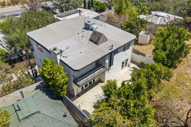 2927 Park Center, Los Angeles, CA 90068