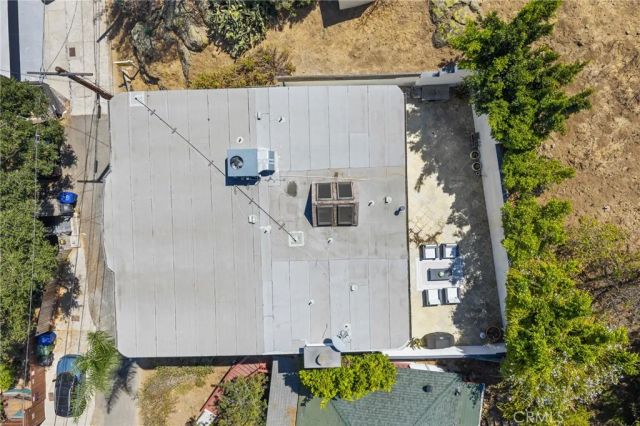 2927 Park Center, Los Angeles, CA 90068