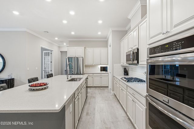 420 HATTER Drive, Jacksonville, FL 32256