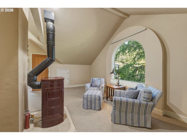 6835 Sw 35TH Ave, Portland, OR 97219