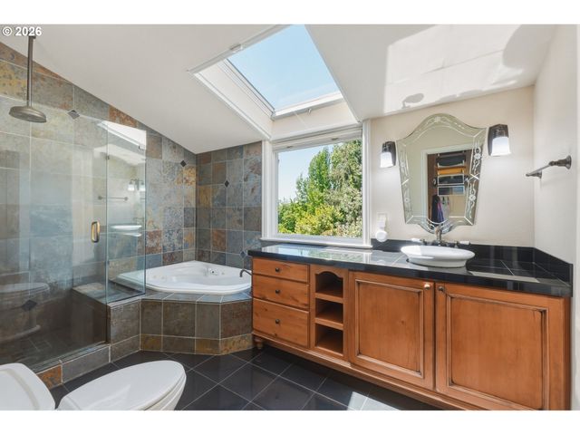6835 Sw 35TH Ave, Portland, OR 97219