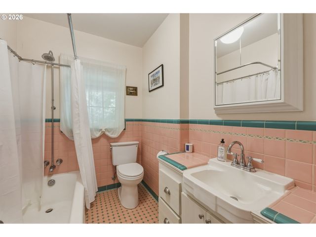 6835 Sw 35TH Ave, Portland, OR 97219