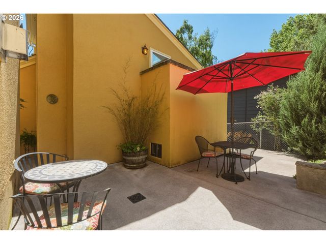 6835 Sw 35TH Ave, Portland, OR 97219