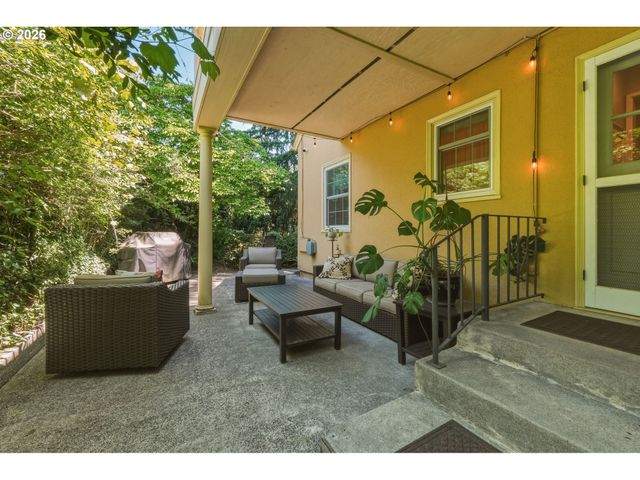 6835 Sw 35TH Ave, Portland, OR 97219