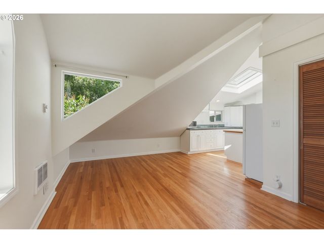 6835 Sw 35TH Ave, Portland, OR 97219
