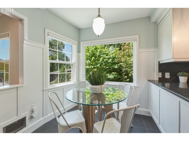 6835 Sw 35TH Ave, Portland, OR 97219