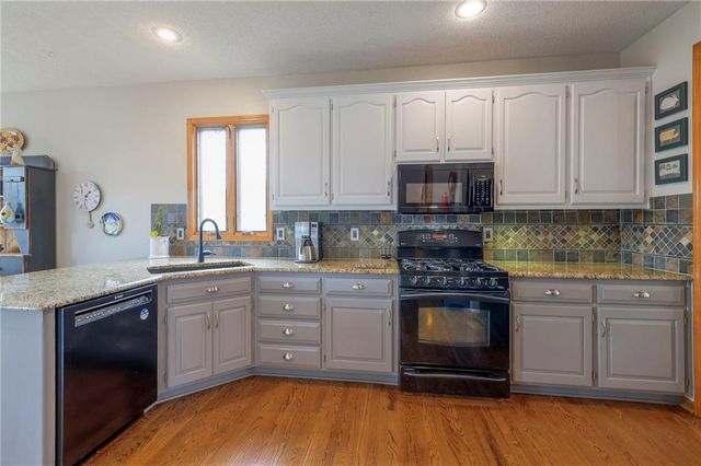 14416 Hemlock Street, Overland Park, KS 66223