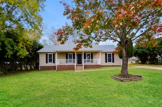 105 Hollywood Hills Dr, Columbia, TN 38401