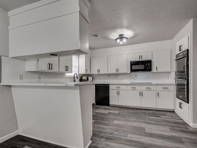 1724 Mimosa Lane, Newcastle, OK 73065