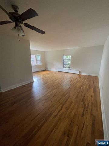 280-320 Oak Street 284B, Ridgewood, NJ 07450