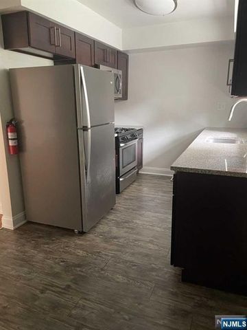 280-320 Oak Street 284B, Ridgewood, NJ 07450