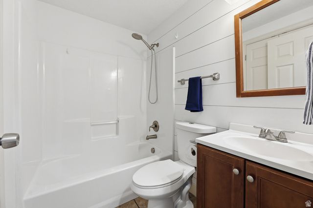989 S CINNAMON RIDGE DR, Provo, UT 84606