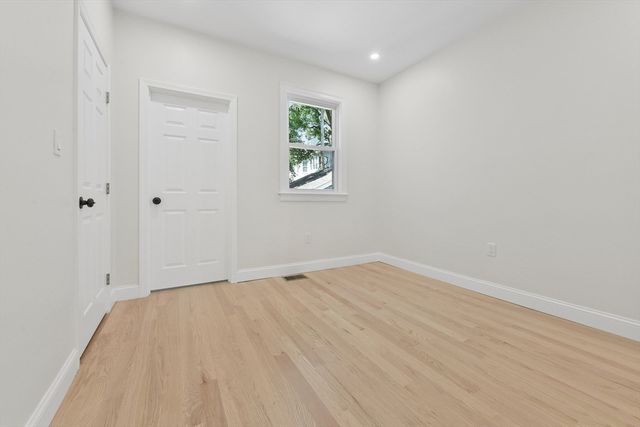 5 Cambridge Ter 1, Boston, MA 02134