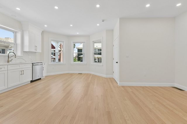 5 Cambridge Ter 1, Boston, MA 02134