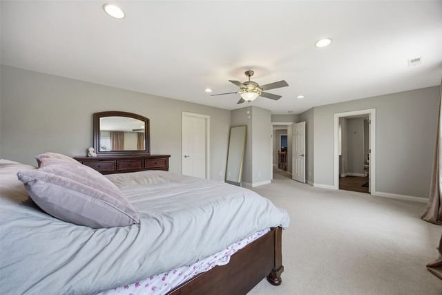570 Landau Street, Robins, IA 52328