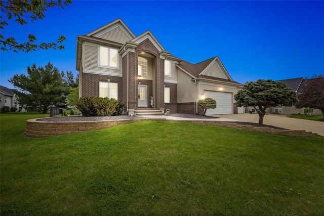 570 Landau Street, Robins, IA 52328