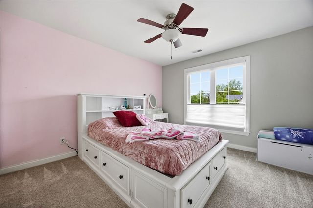 570 Landau Street, Robins, IA 52328