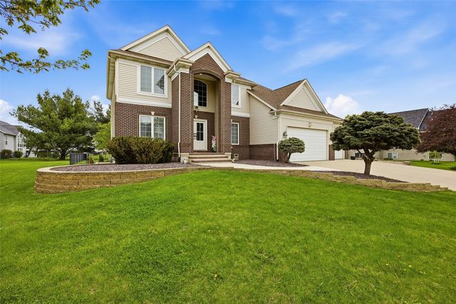 570 Landau Street, Robins, IA 52328