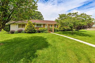 302 Pecan St, Sutersville, PA 15083