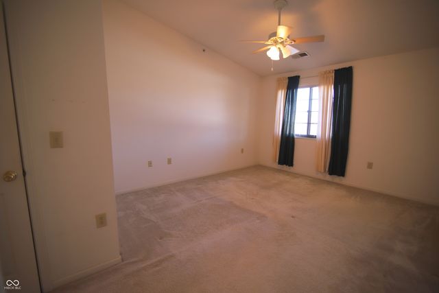 8750 Yardley Court APT 303, Indianapolis, IN 46268