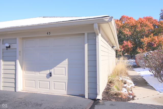 8750 Yardley Court APT 303, Indianapolis, IN 46268