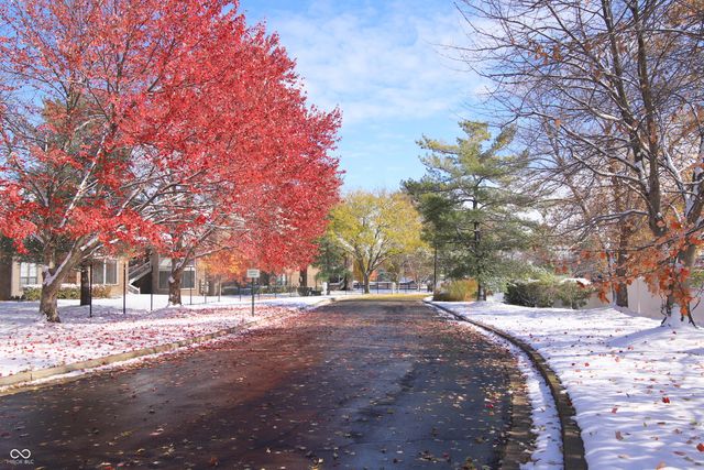 8750 Yardley Court APT 303, Indianapolis, IN 46268