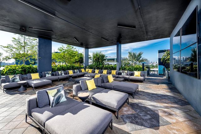 240 NW 25th Street 801, Miami, FL 33127