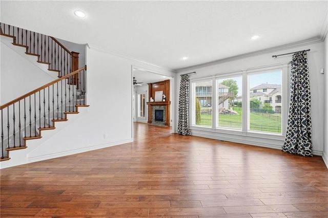 324 NW Thoreau Circle, Lee's Summit, MO 64081