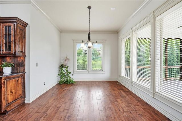 324 NW Thoreau Circle, Lee's Summit, MO 64081