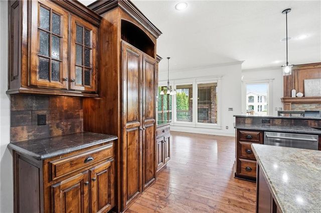 324 NW Thoreau Circle, Lee's Summit, MO 64081