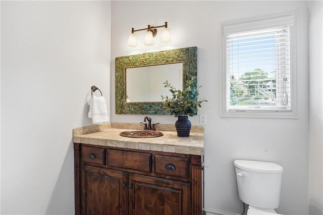 324 NW Thoreau Circle, Lee's Summit, MO 64081