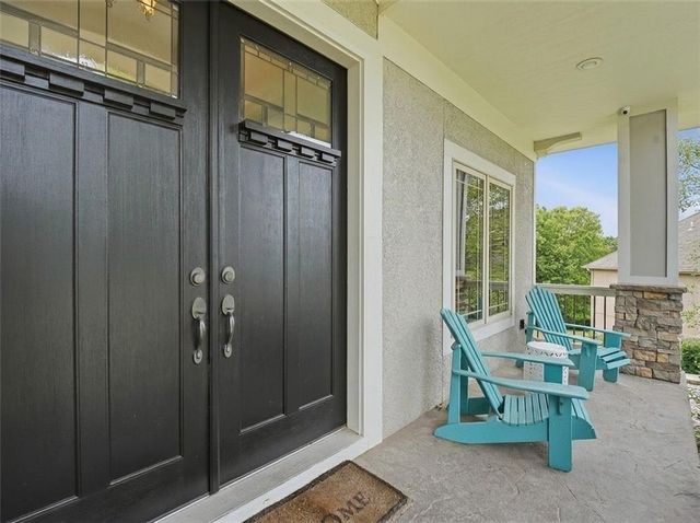 324 NW Thoreau Circle, Lee's Summit, MO 64081