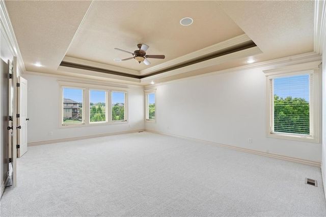 324 NW Thoreau Circle, Lee's Summit, MO 64081